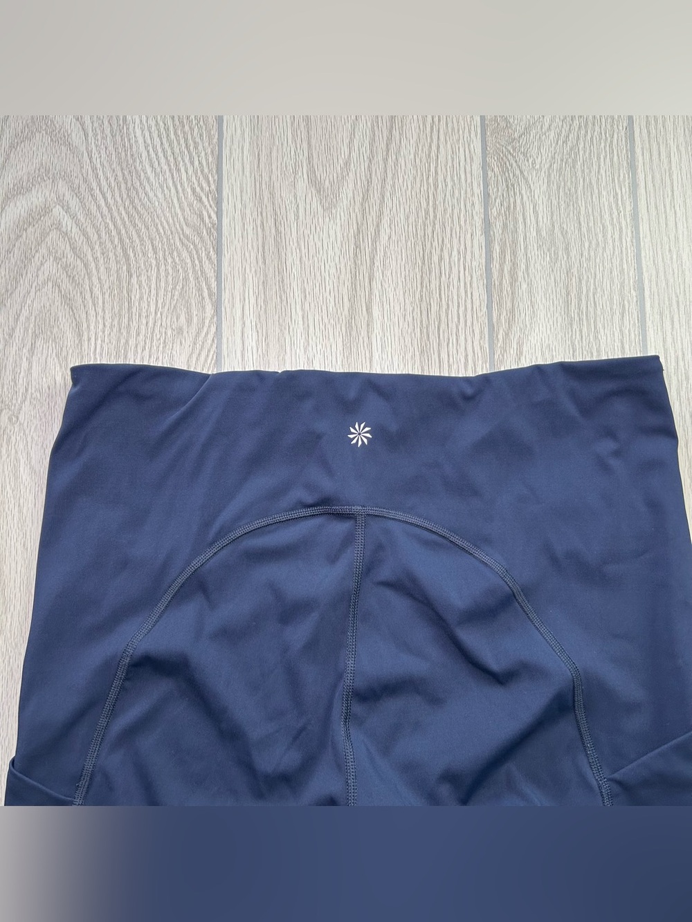 Athleta Ultimate Stash Pocket 9" Biker Shorts Women’s L Navy Blue Yoga Stretch - Picture 8 of 15